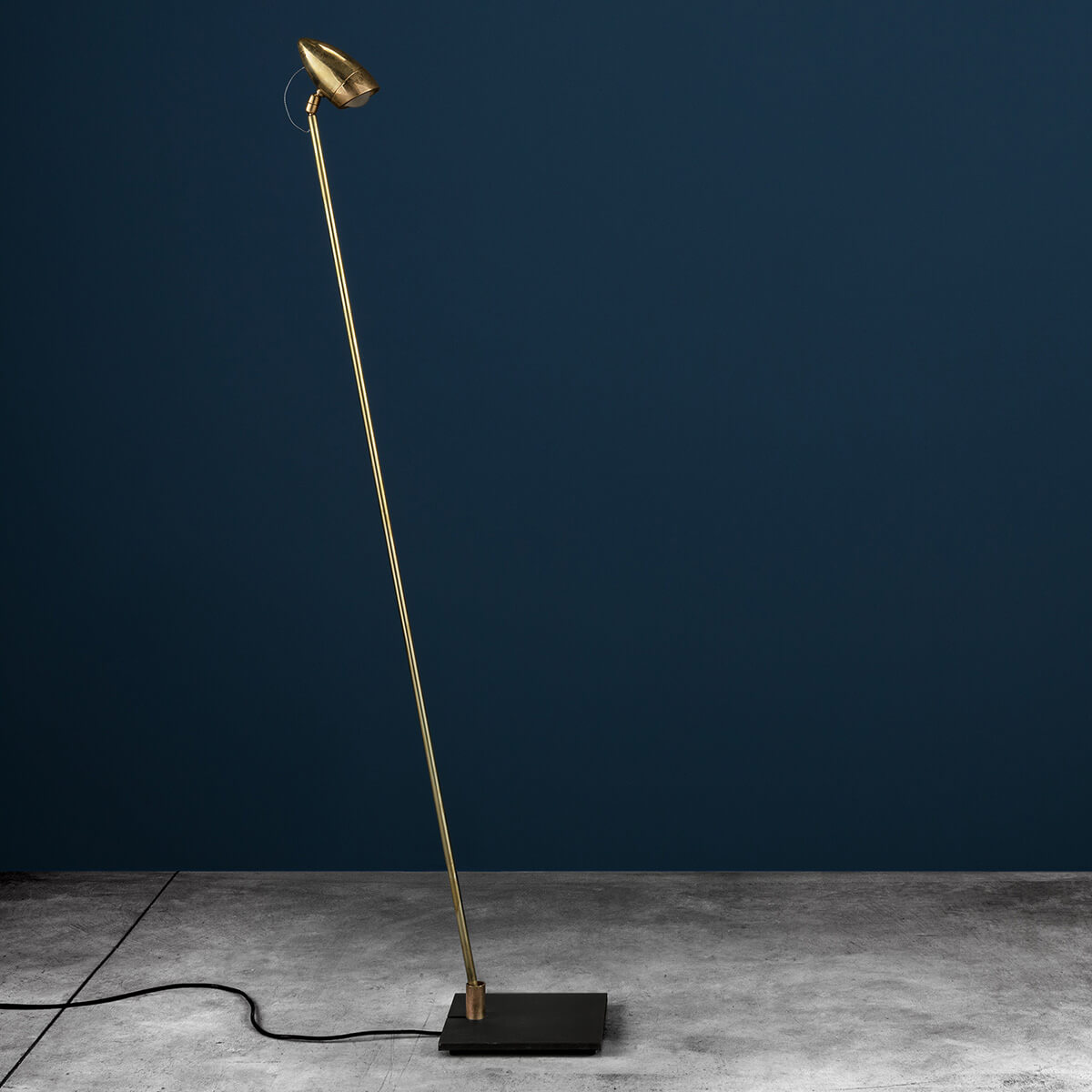 Catellani & Smith CicloItalia F LED Stehleuchte, Messing, Fuß: schwarz (ausgeschaltet) (Foto: Nava-Rapacchietta)