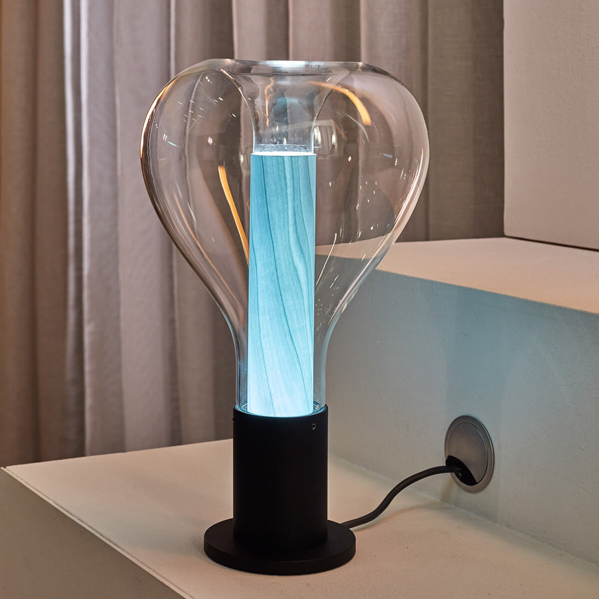 LZF Lamps Eris Tischleuchte, schwarz matt / meeresblau