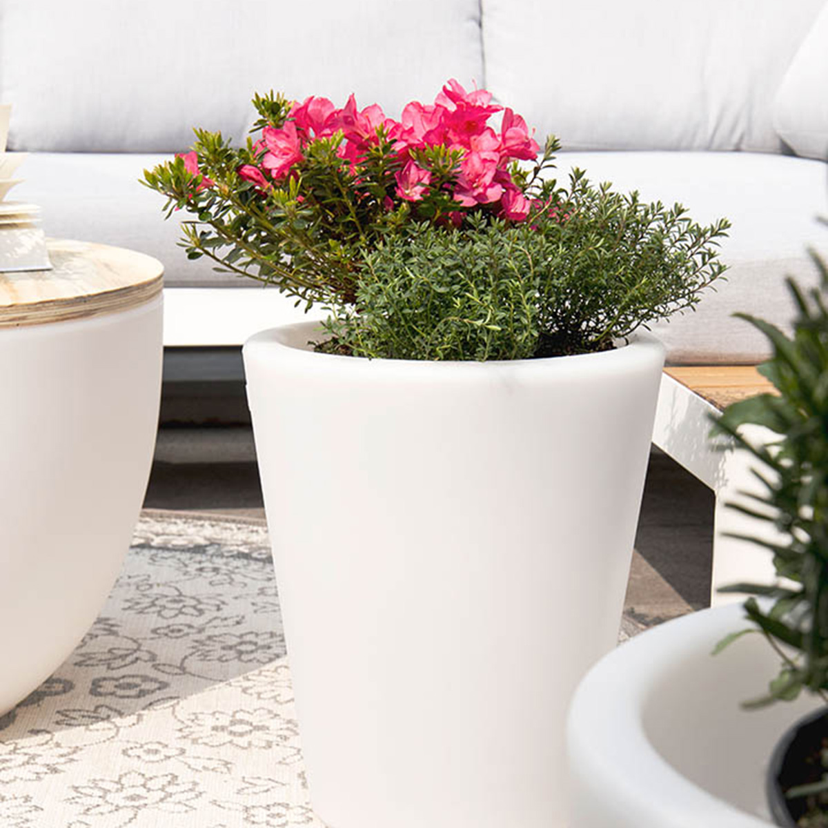 8 seasons design Shining Classic Pot S Pflanztopf / Dekoleuchte, weiß