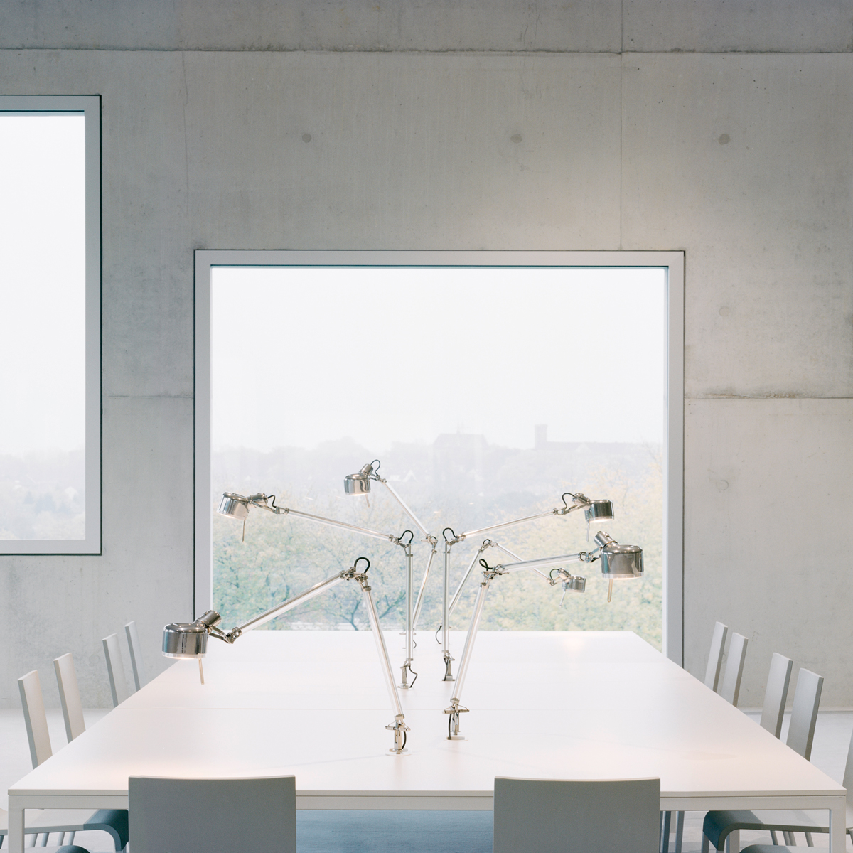 Serien.lighting Job Table LED Tischleuchte, Edelstahl poliert, mit Einbauadapter
