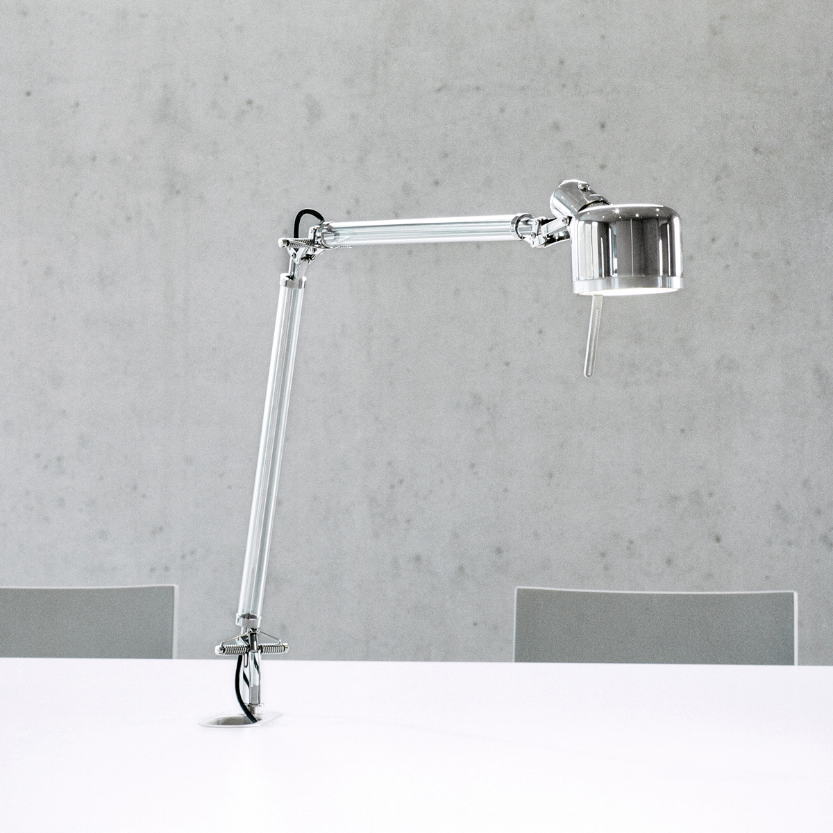 Serien.lighting Job Table LED Tischleuchte, Edelstahl poliert, mit Einbaudapter