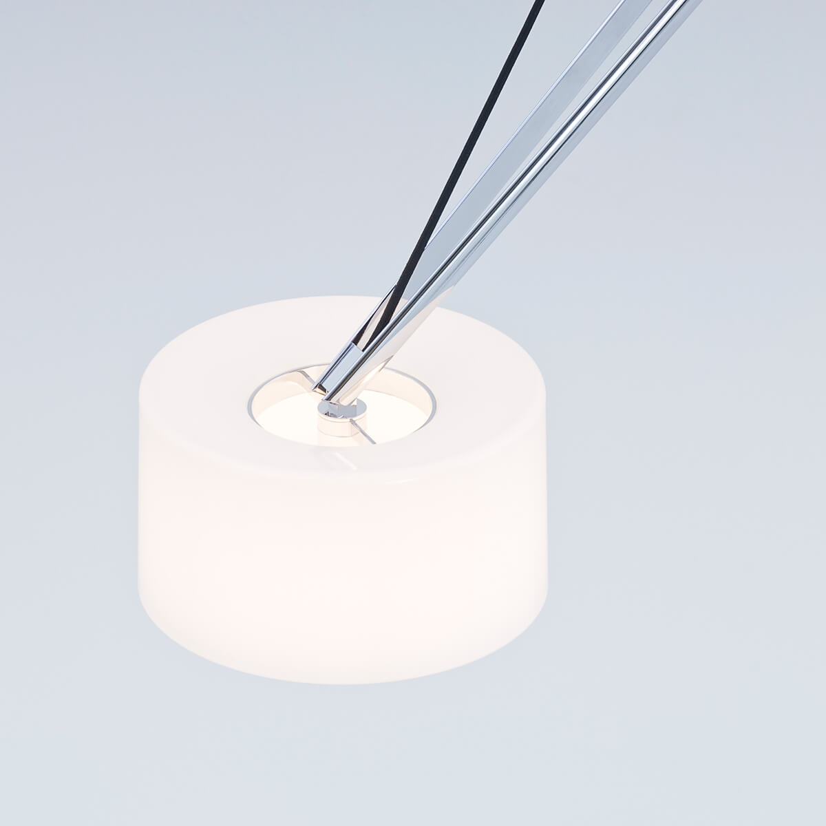 Serien.lighting Twin LED Suspension, Chrom, Schirme: Echtglas (©Christoph Lison)