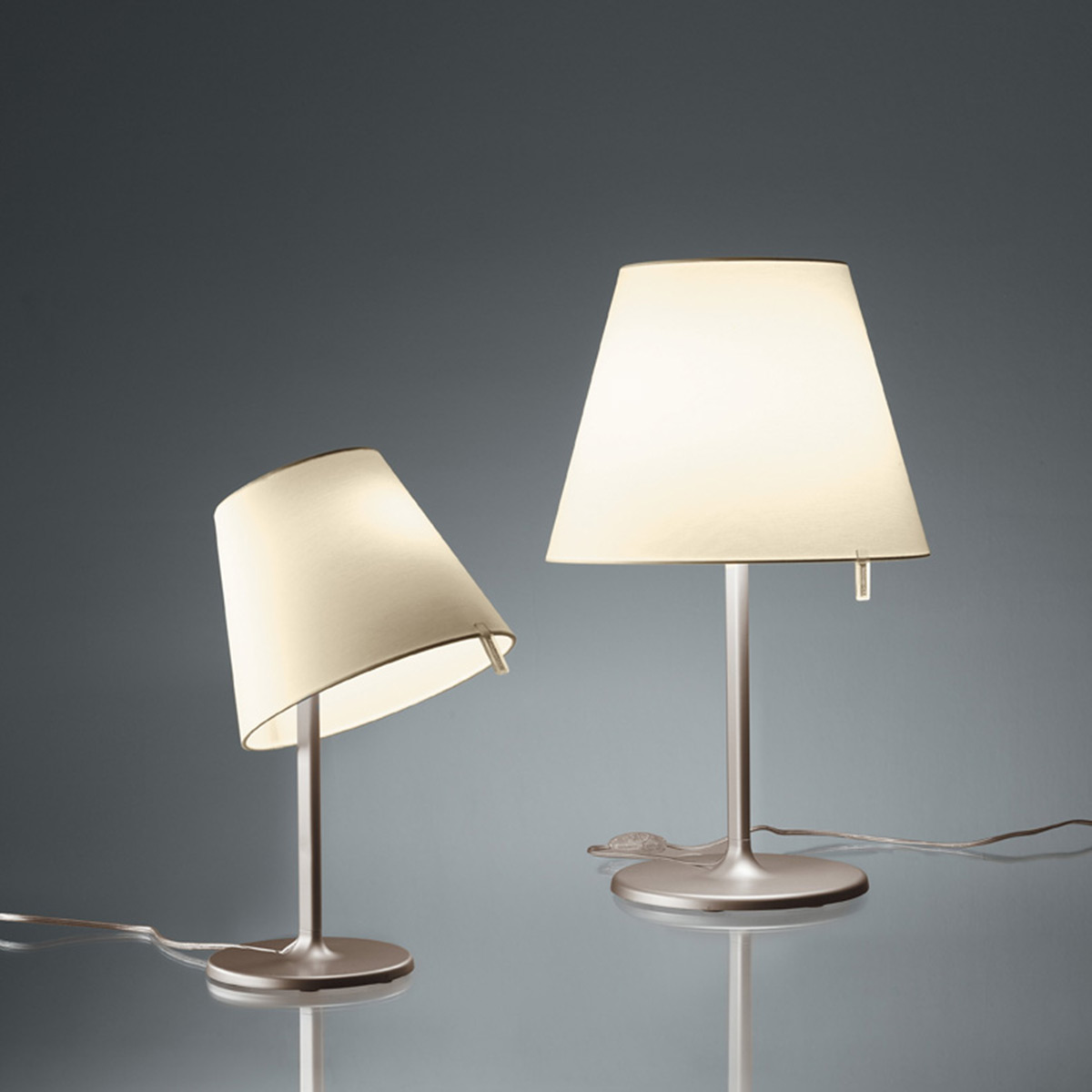 Artemide Melampo Tavolo, Bronze metallic / écru, und Artemide Melampo Notte, Bronze metallic / écru