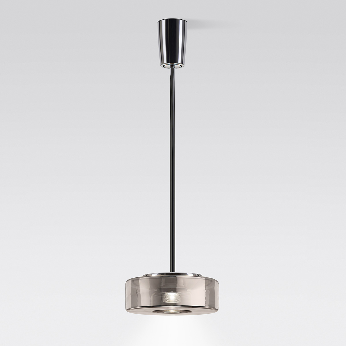Serien.lighting Curling Suspension Tube M LED Pendelleuchte, 2700 K, Glas neusilber (©serien.lighting)
