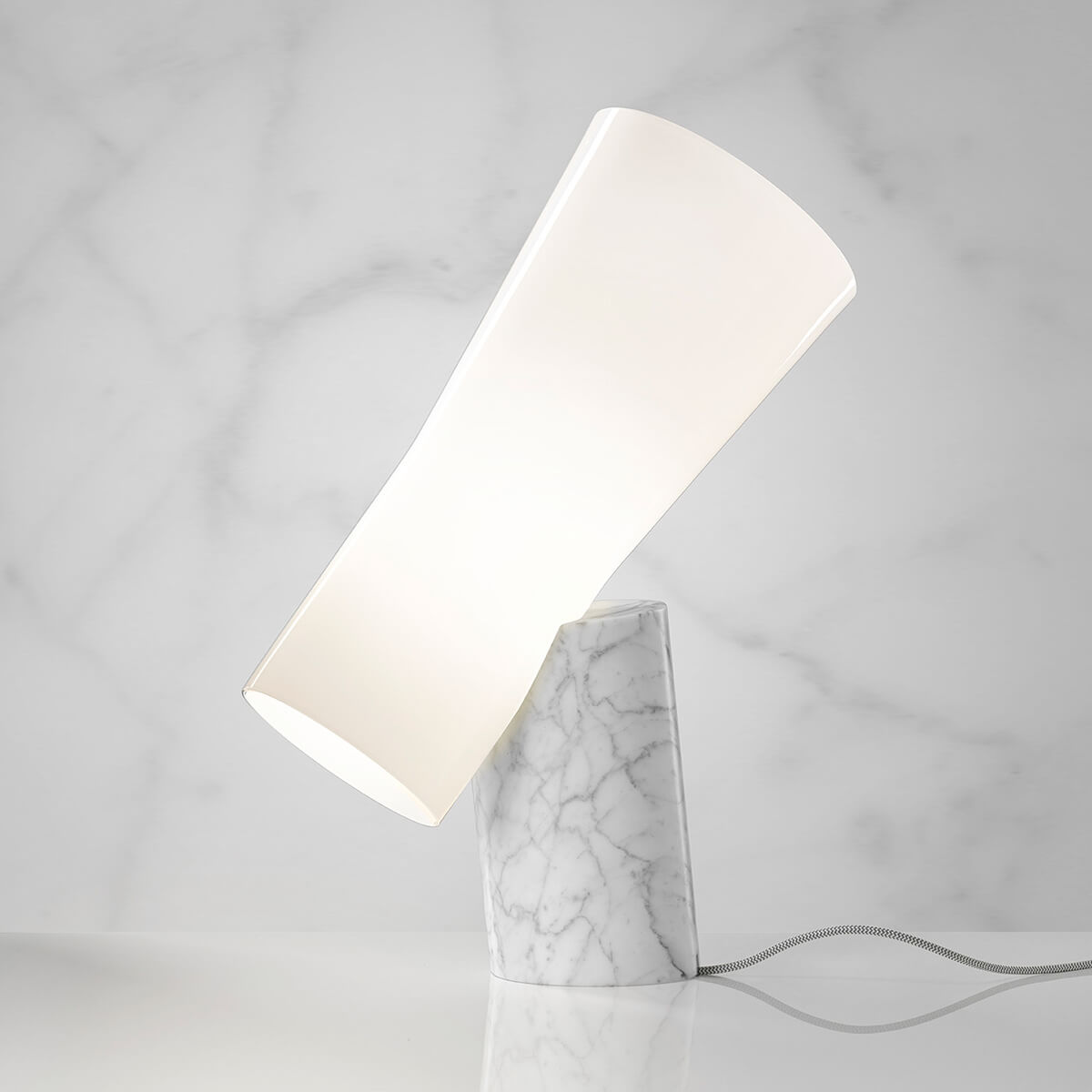 Foscarini Nile Tavolo, Carrara-Marmor weiß