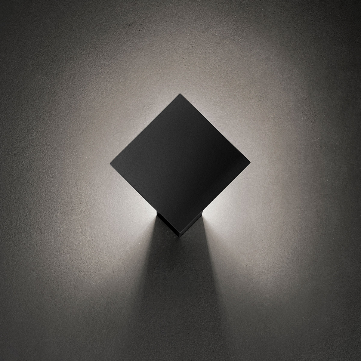 Lodes Puzzle Single Square LED Wand- / Deckenleuchte, schwarz matt