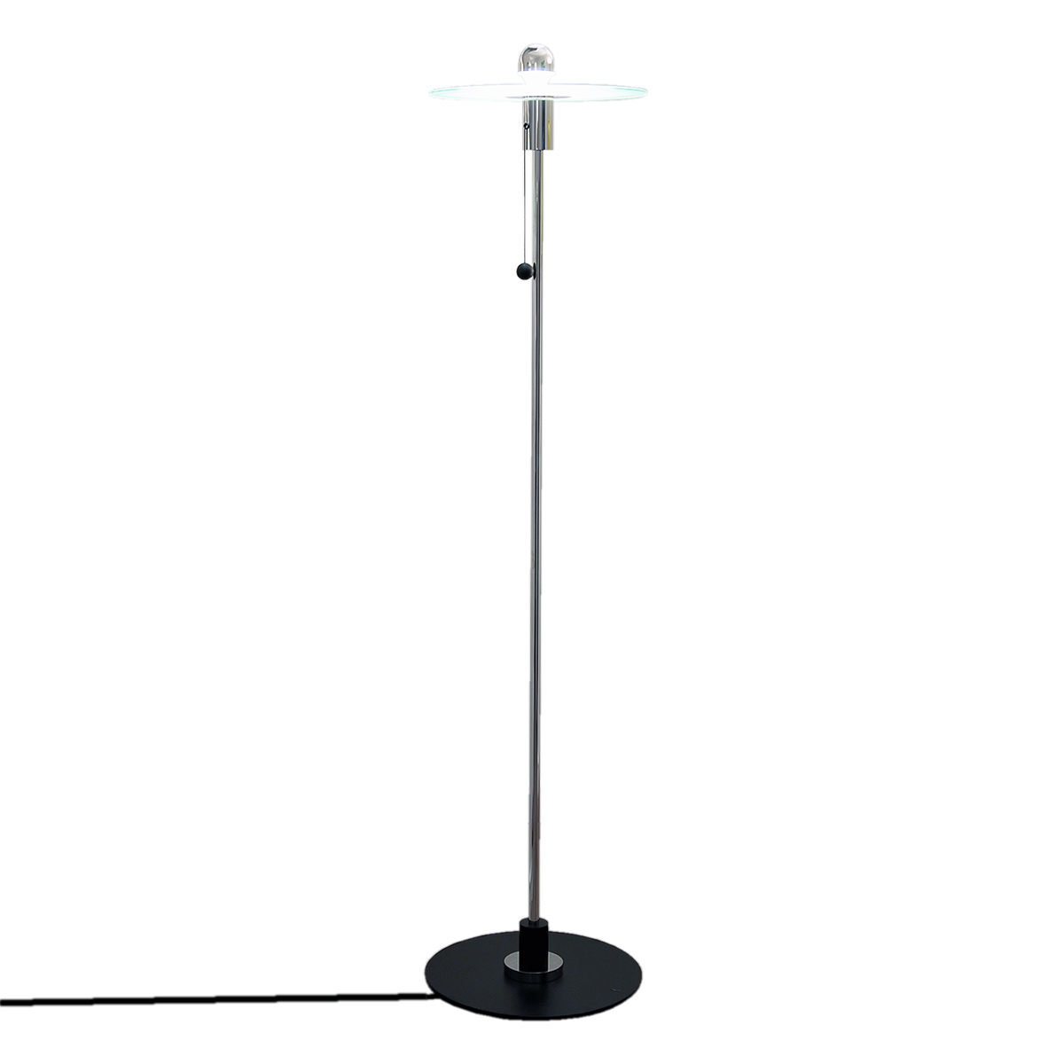 Tecnolumen BST 23 Bauhaus Stehleuchte, Nickel / schwarz lackiert, Schirm: Glas ätzmatt