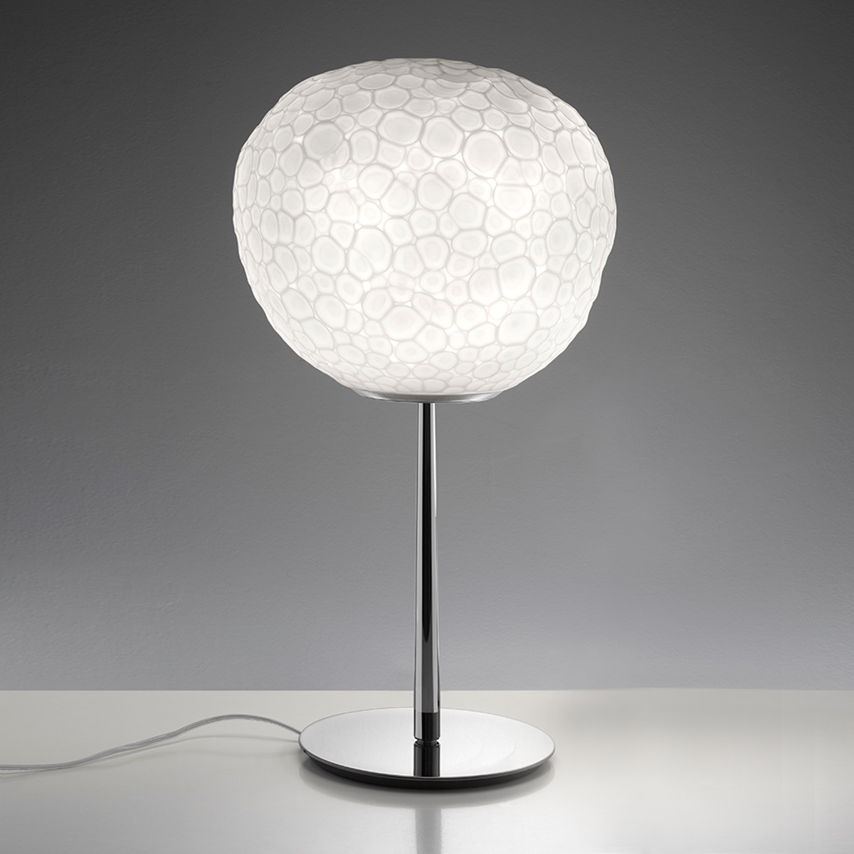 Artemide Design Meteorite Stelo Tavolo Höhe: 64,6 cm, Diffusor: weiß, Struktur: Chrom mit Dimmer