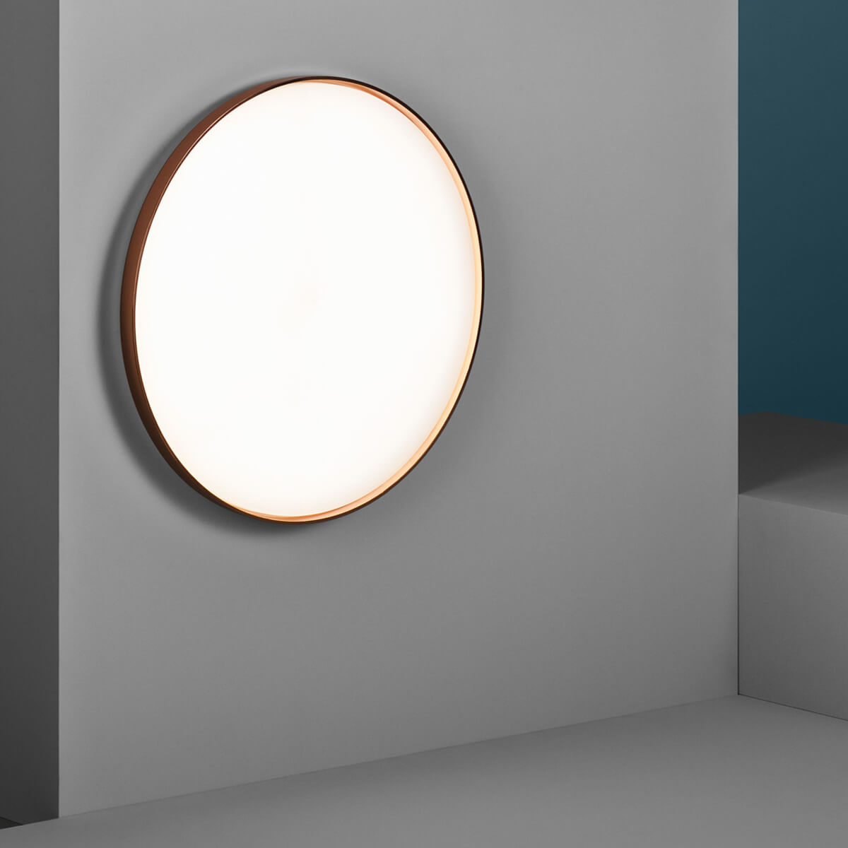 Flos Clara LED Wand- / Deckenleuchte, weiß, mit Dekorring Kupfer
