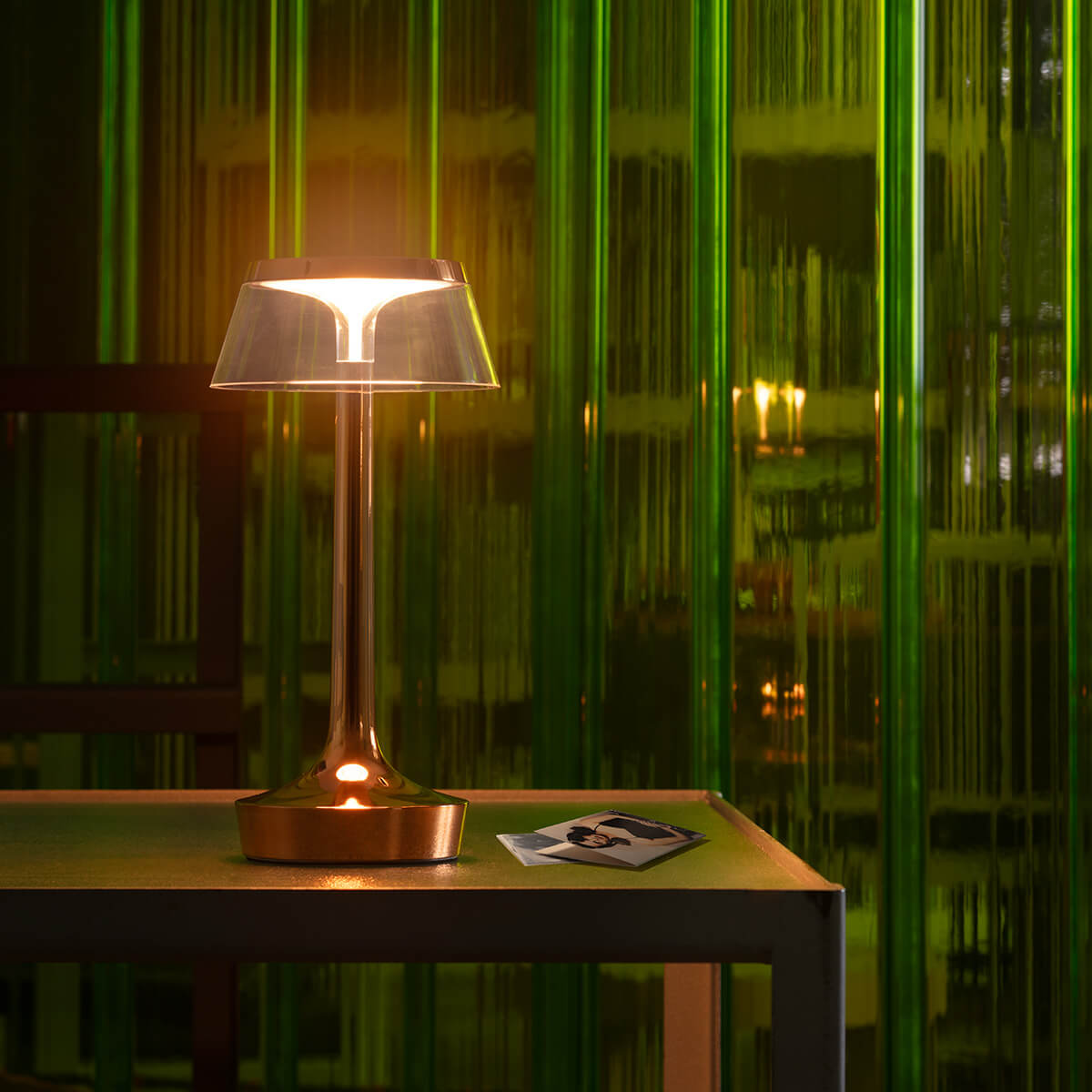 Flos Bon Jour Unplugged LED Akkuleuchte, Kupfer (©Santi Caleca)