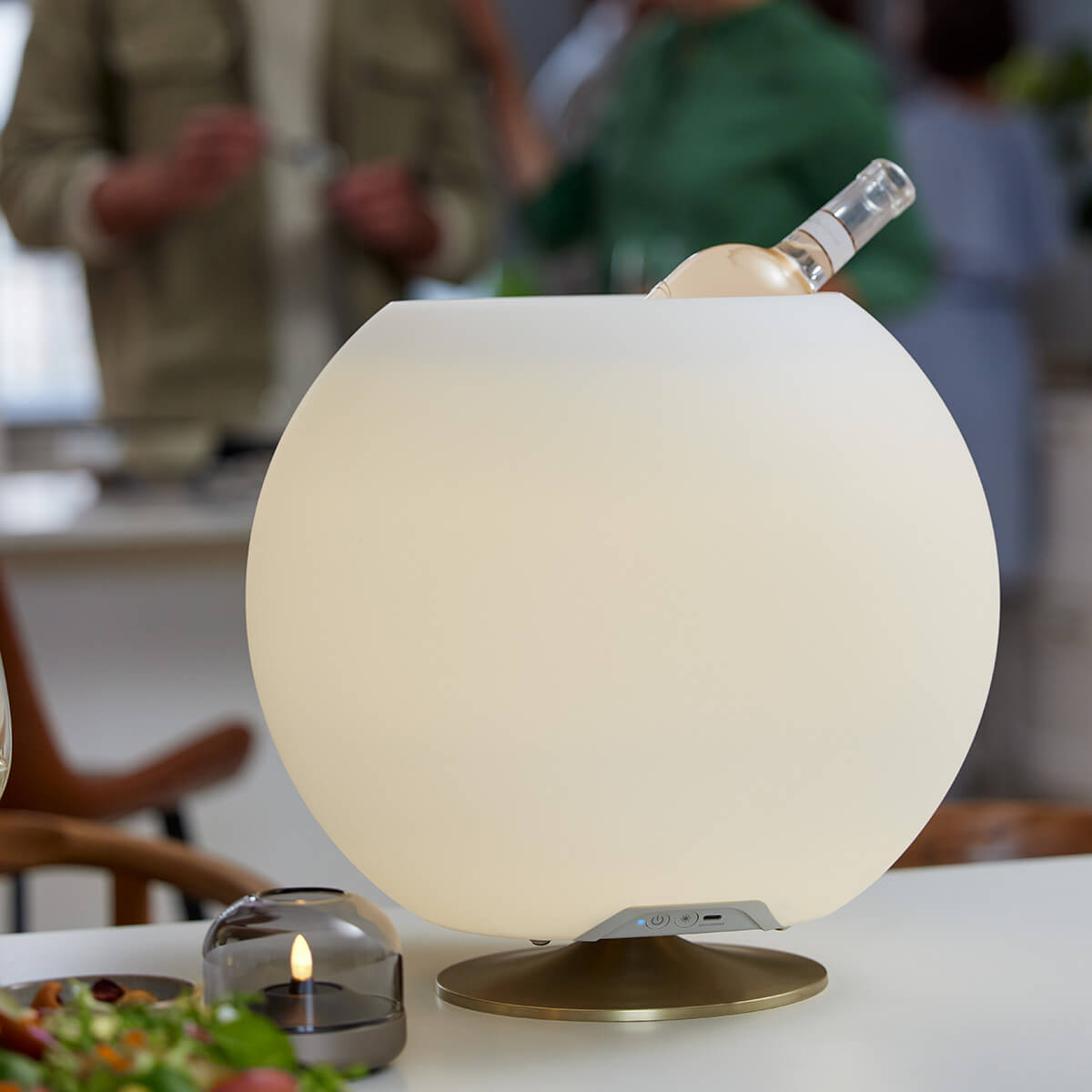 Kooduu Sphere LED Akkuleuchte, Bluetooth Lautsprecher & Weinkühler, Messing