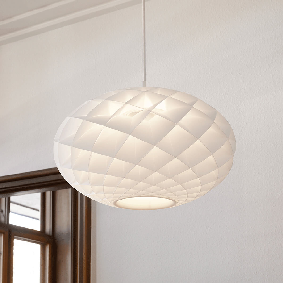 Louis Poulsen Patera Oval LED Pendelleuchte, weiß matt