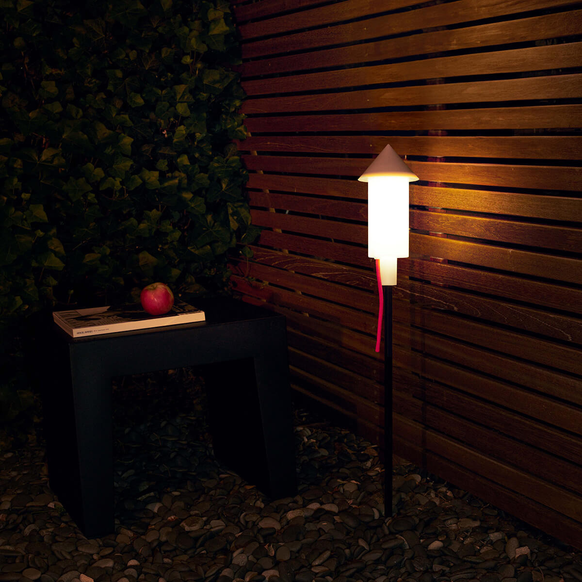 Fatboy Racket la Surprise LED Solarleuchte mit Erdspieß, Aluminium / weiß