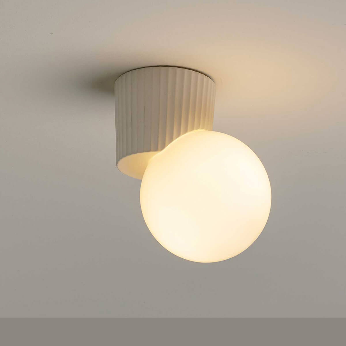 Milan Land Wand- / Deckenleuchte, nerzfarben