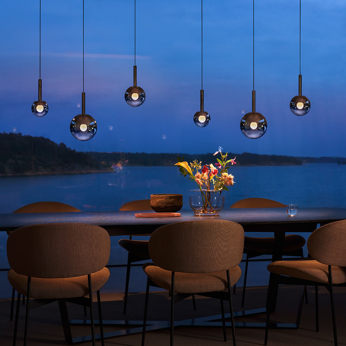 Occhio Luna sospeso up LED Pendelleuchte, Ø: 12,5 cm, Ø: 16 cm und Ø: 20 cm, dark chrome Occhio Luna sospeso up LED Pendelleuchte, Ø: 12,5 cm, Ø: 16 cm und Ø: 20 cm, dark chrome