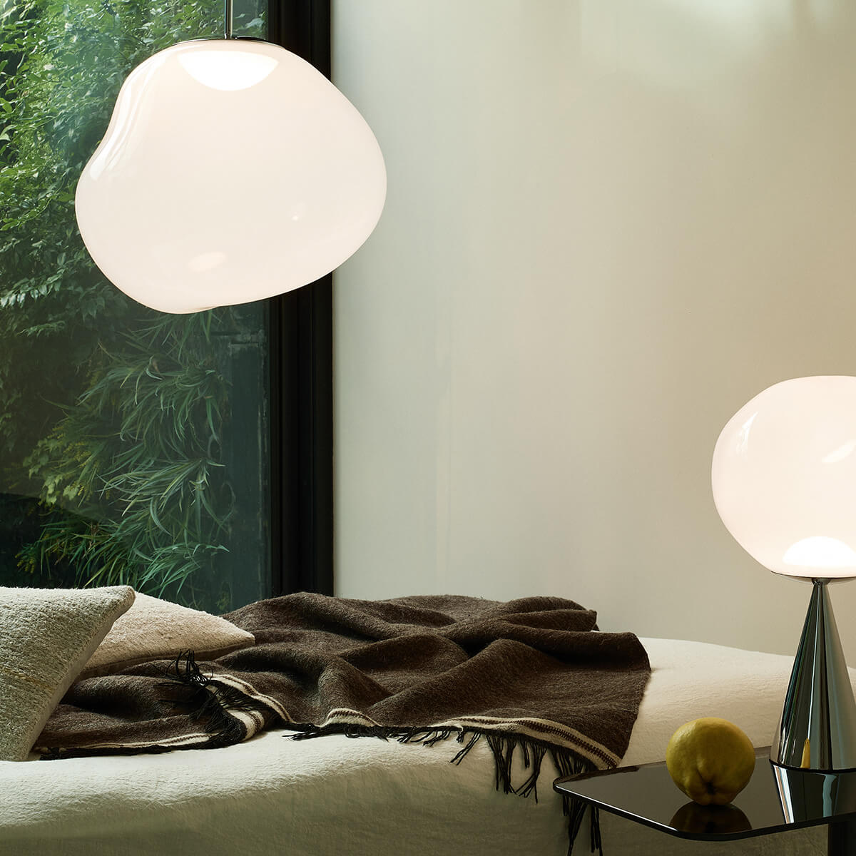 Tom Dixon Melt LED Pendelleuchte, opal / Silber