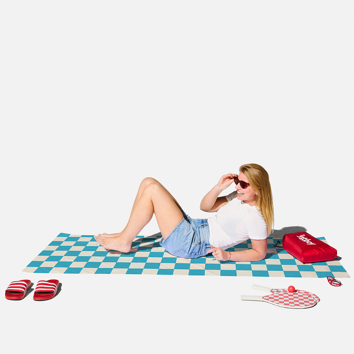 Fatboy Beach Baggy XL Strandtuch mit Kopfkissen, Chess Azur (blau)
