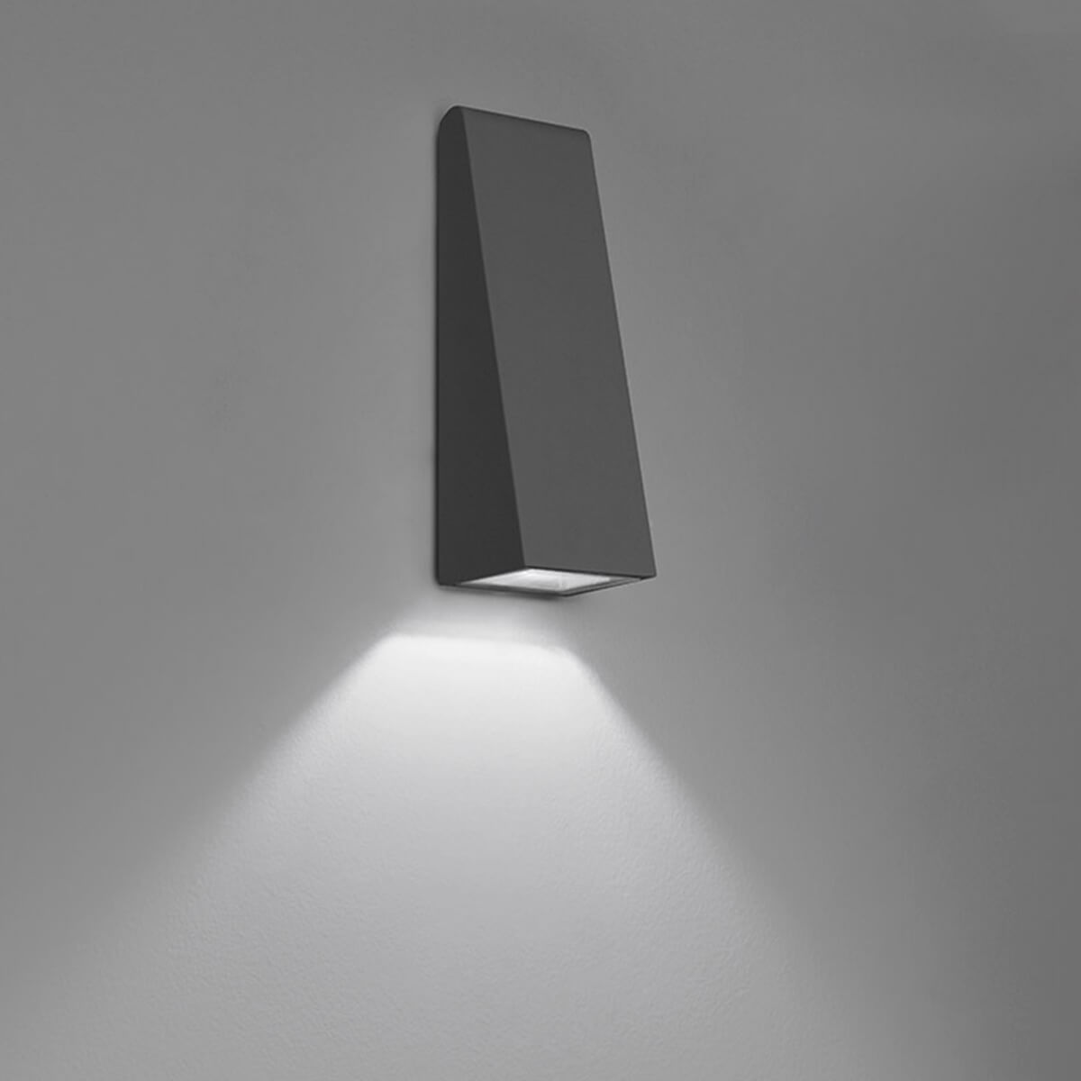 Artemide Outdoor Cuneo Mini LED Boden- / Wandleuchte, anthrazitgrau