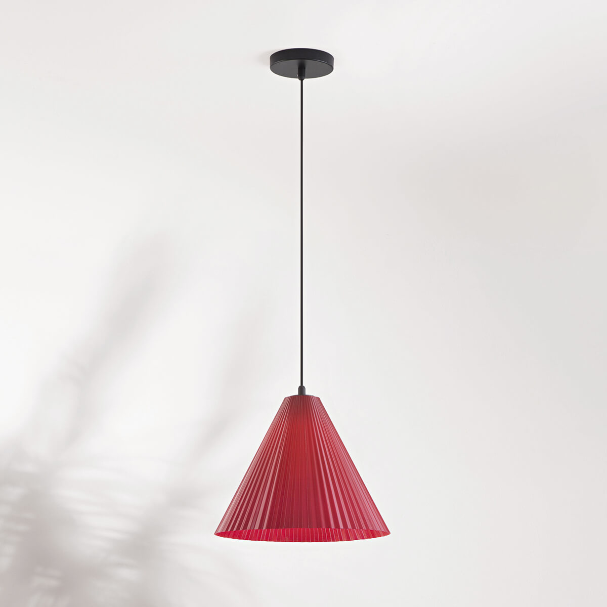 Fabas Luce Cone Pendelleuchte, bordeaux