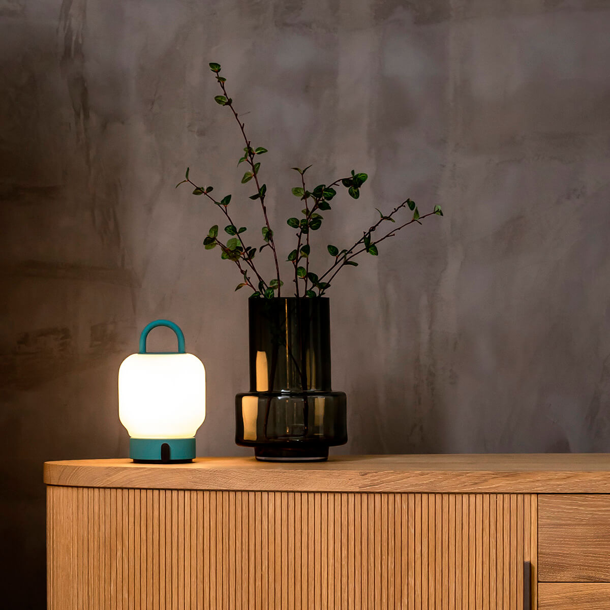 Kooduu Loome LED Akkuleuchte, Smoky teal (blaugrün)