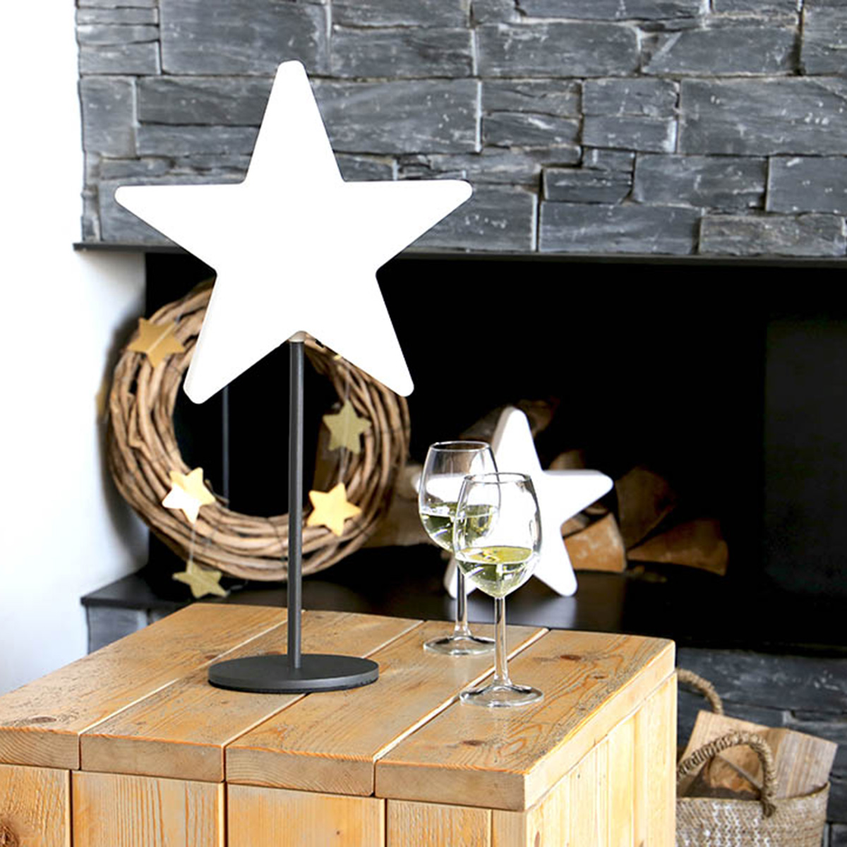 8 seasons design Shining Window Star LED Akkuleuchte, weiß / schwarz