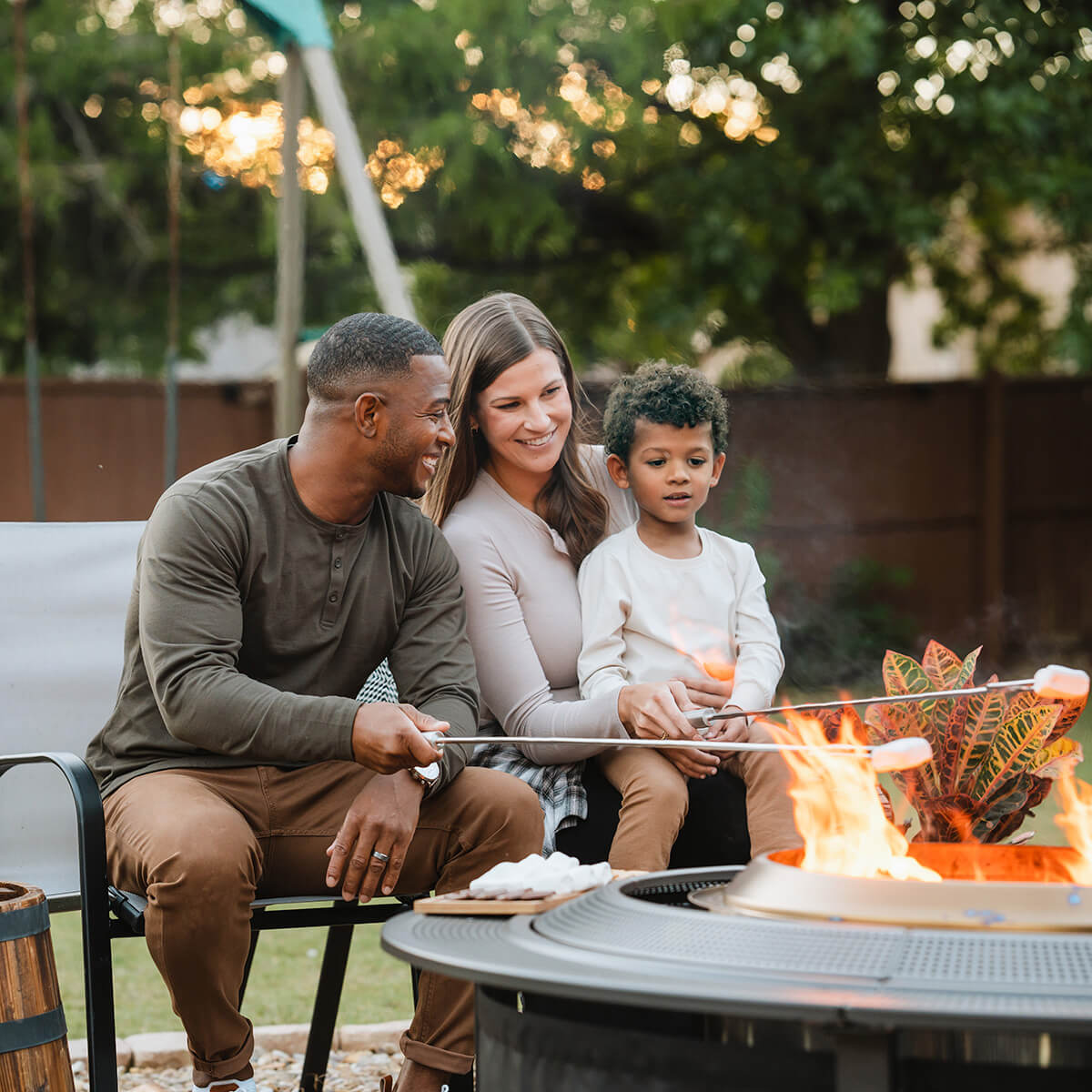 Solo Stove Surround Large Feuerschalentisch, Stahl pulverbeschichtet (Feuerschale nicht inbegriffen)