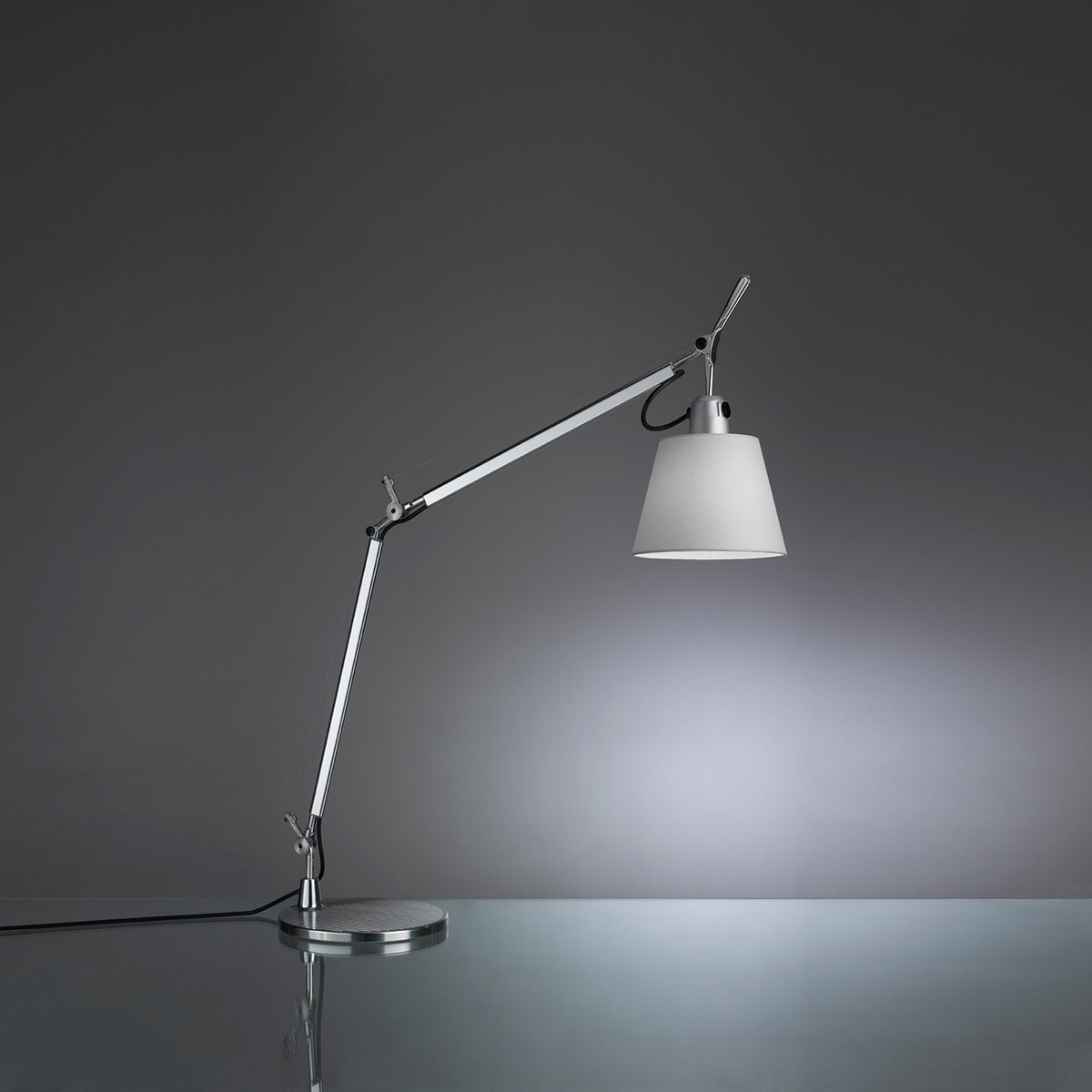 Artemide Tolomeo Basculante Tavolo, Tischfuß, Satin