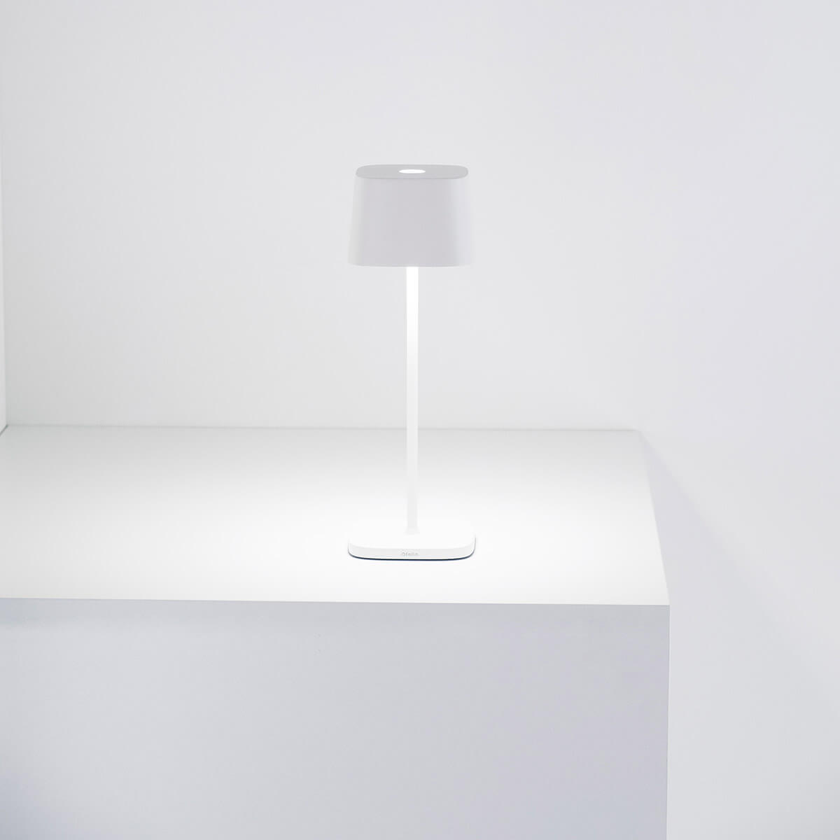 Zafferano AiLati Ofelia Pro LED Akkuleuchte, weiß