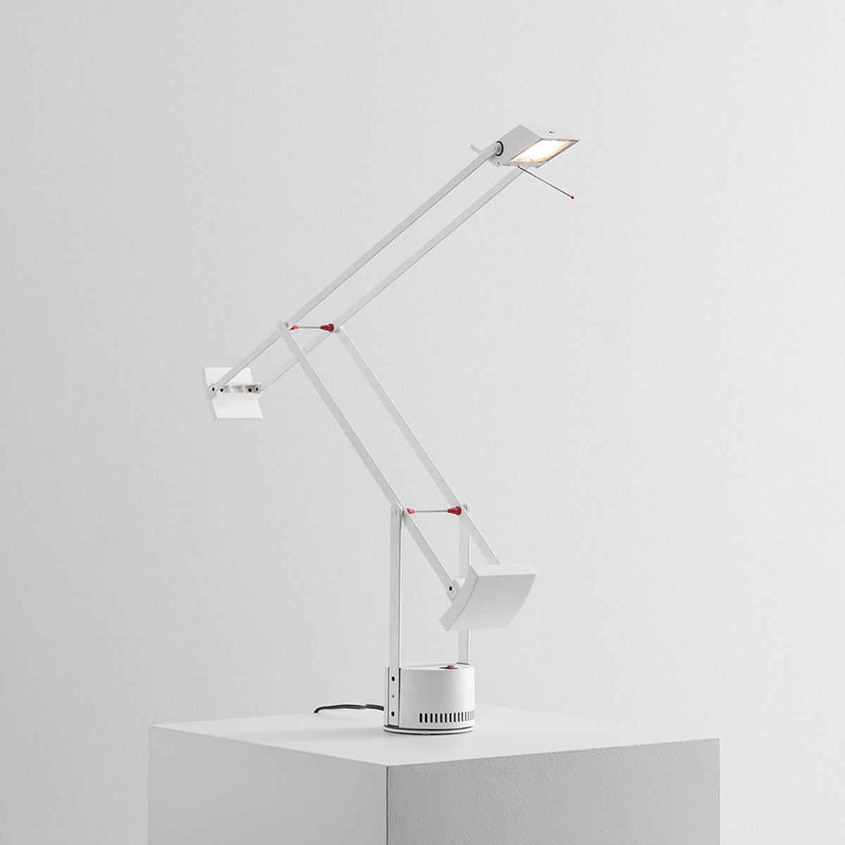Artemide Tizio Tavolo, weiß