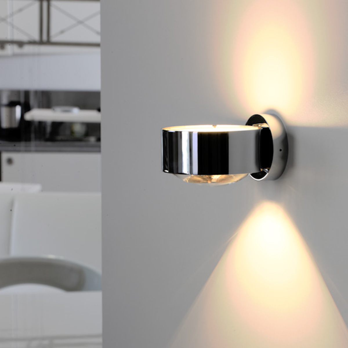 Top Light Puk Maxx Wall LED Wandleuchte, Chrom, mit Puk Maxx Glas satiniert (oben) und Puk Maxx Linse klar (unten)