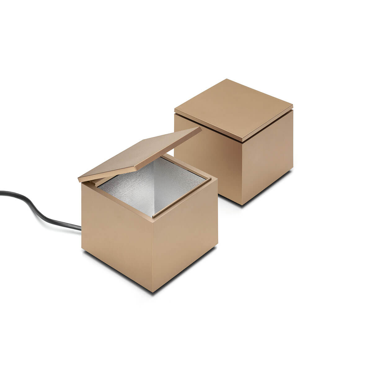 Cini & Nils Cuboluce LED Tavolo, mattgold