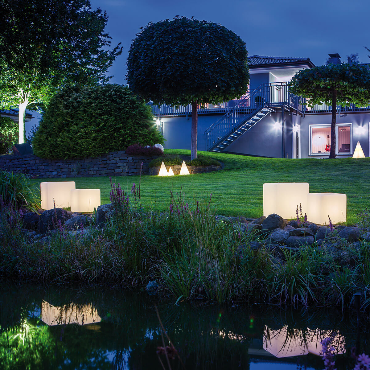 Epstein-Design Würfel LED Außenleuchten, weiß