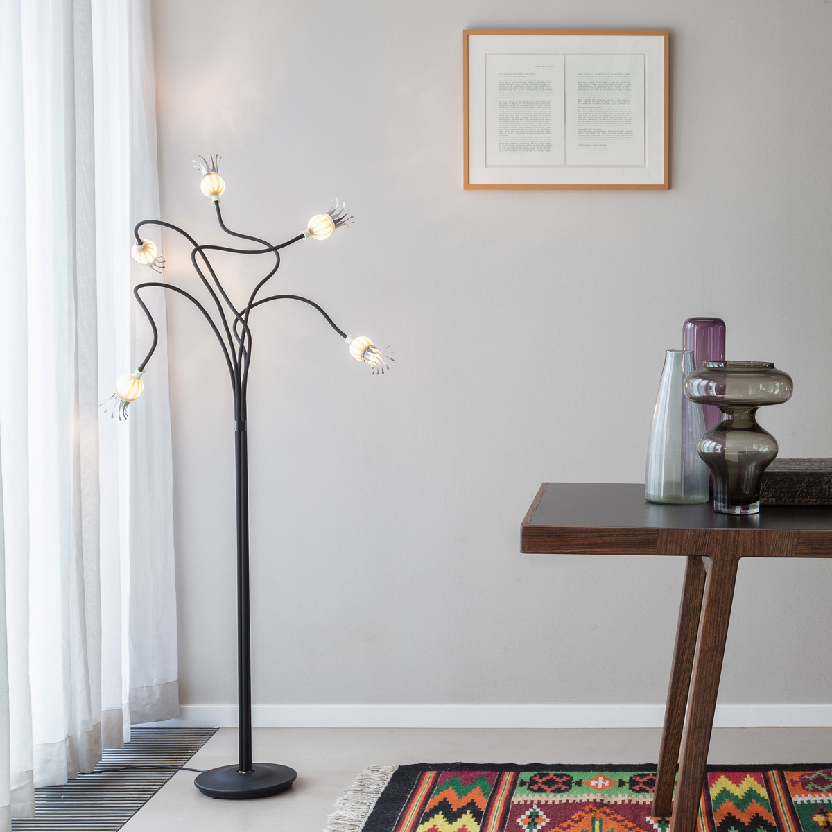 Serien.lighting Poppy Floor 5 Stehleuchte, Schirme: Keramik, Arme: schwarz
