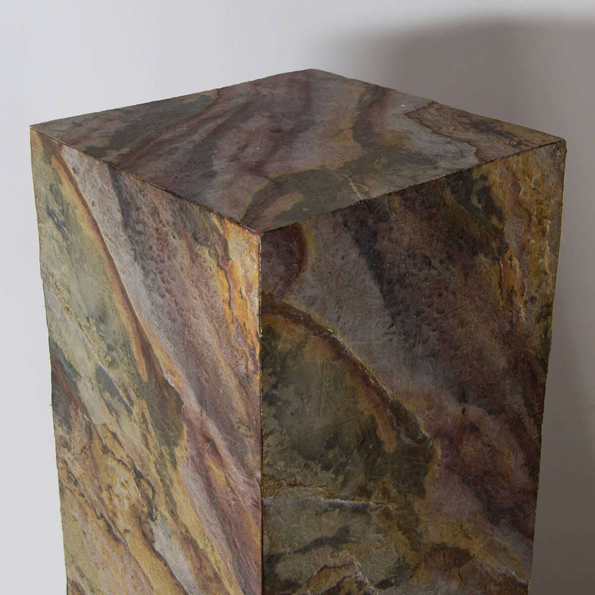 Epstein-Design Eifel im Herbst LED Stehleuchte / Lichtsäule, Detailbild der Naturschieferoberfläche