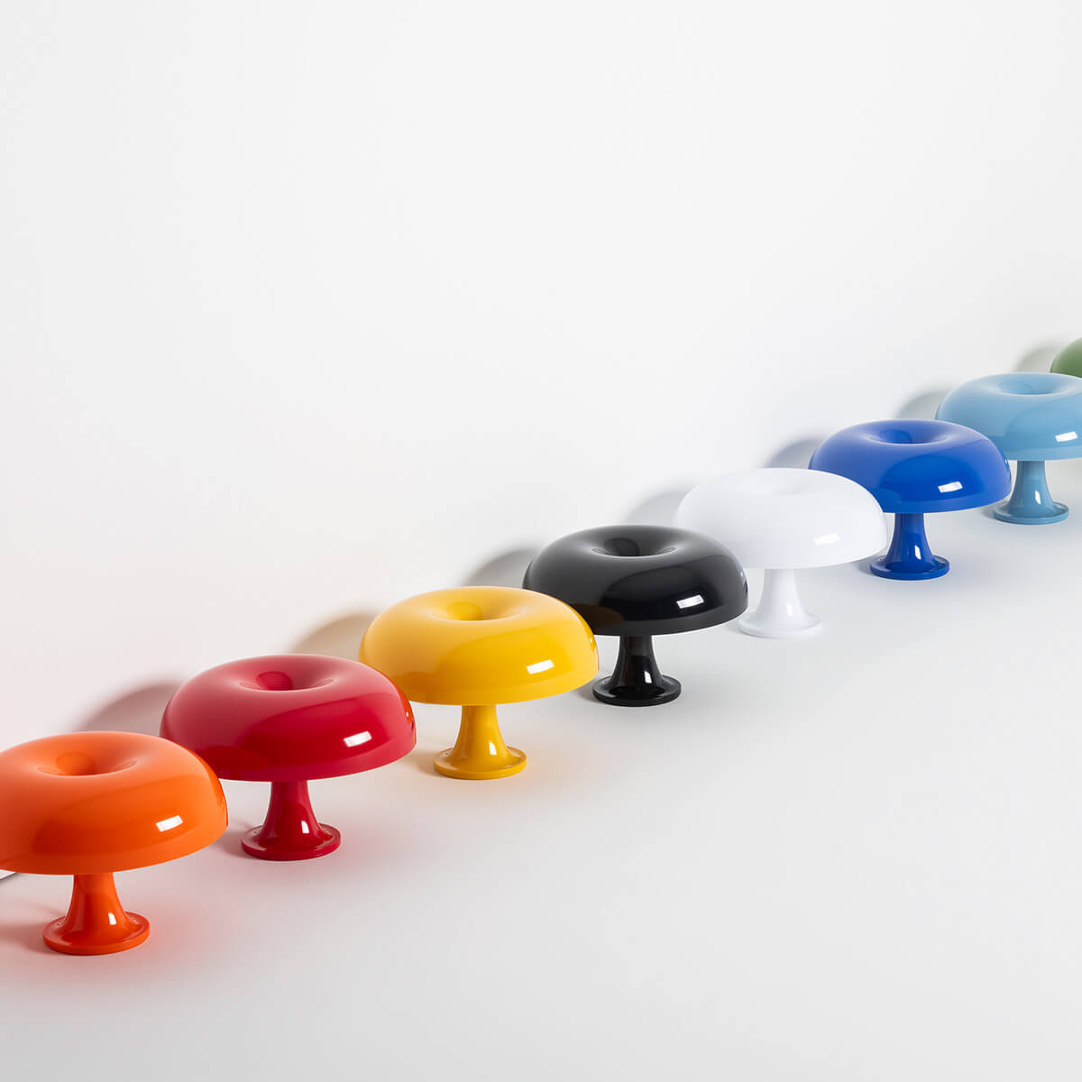 Artemide Nessino Tavolo, verschiedene Ausführungen