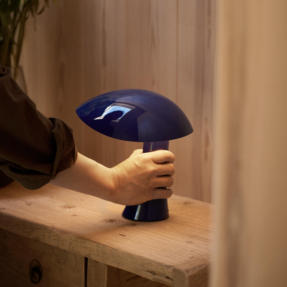 Louis Poulsen Rumee 220 Portable LED Akkuleuchte, Night blue (blau)