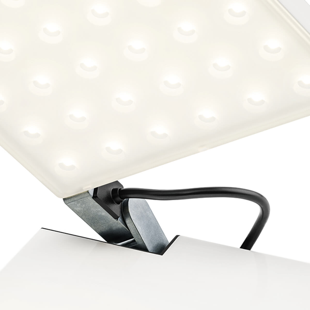 Nimbus Roxxane Fly CL LED Akkuleuchte, weiß, Blick auf das 3D-Kopfgelenk