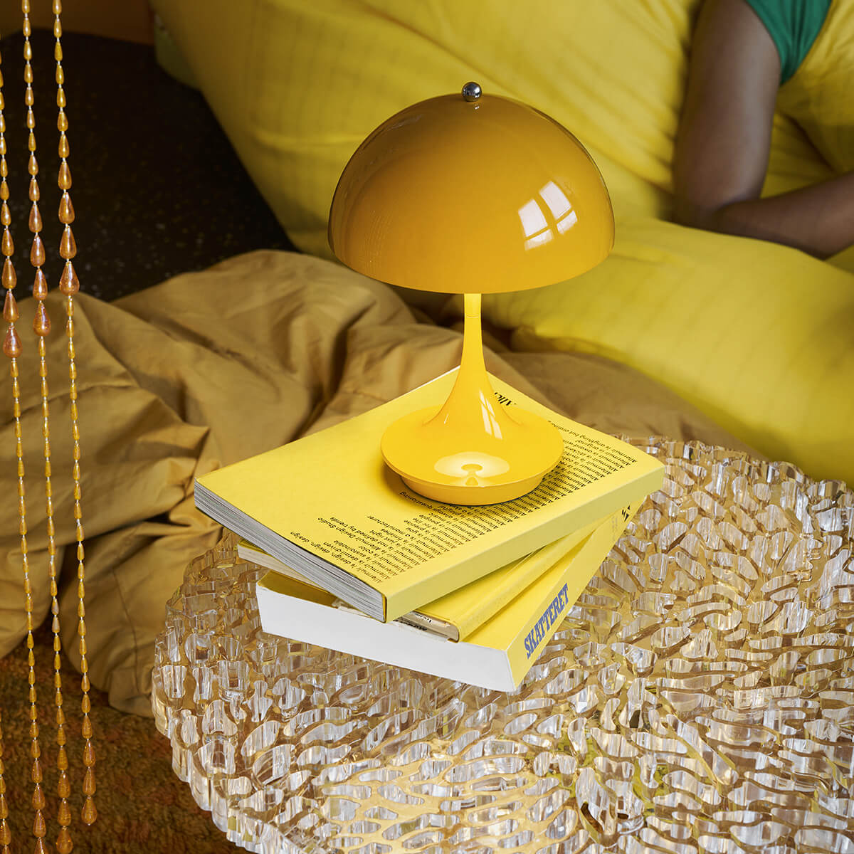 Louis Poulsen Panthella 160 Portable V3 LED Akkuleuchte, opak gelb – Design by Verner Panton