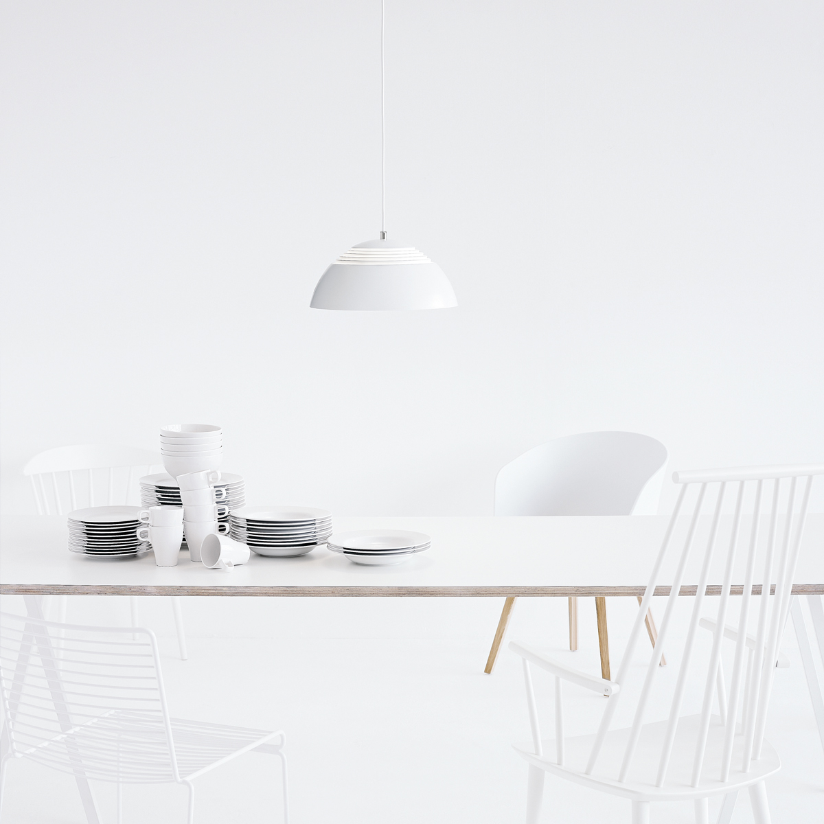 Louis Poulsen AJ Royal LED Pendelleuchte, Ø: 37 cm, weiß