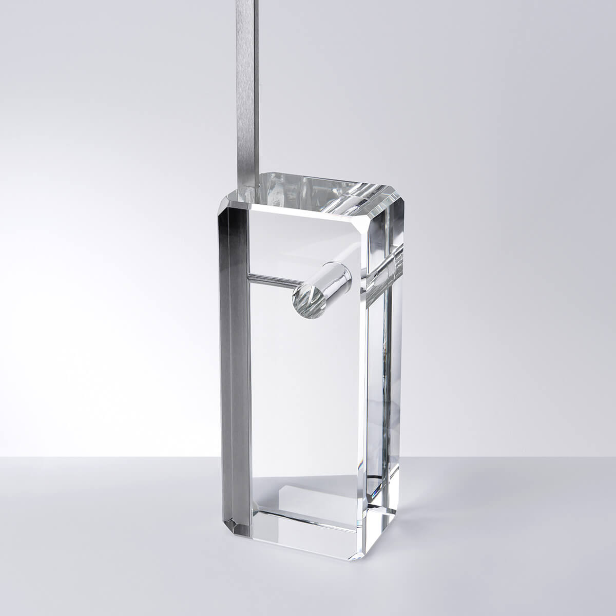 Flos Arco K 2022 Limited Edition Bogenleuchte, Edelstahl, Sockel: Kristallglas (©Fasanotto)