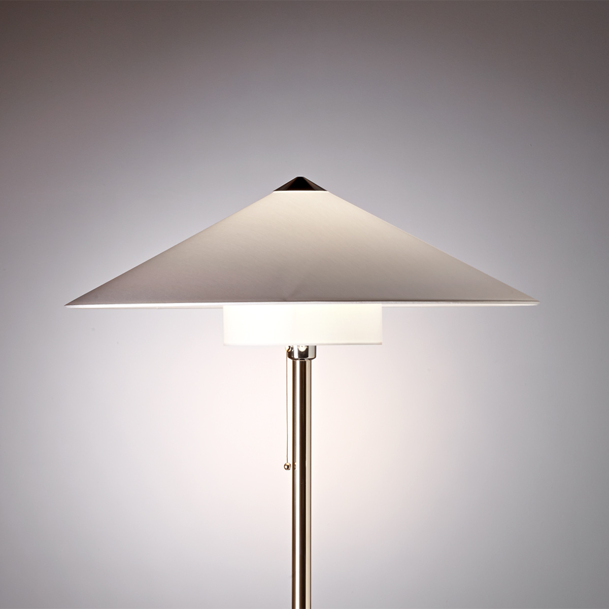 Tecnolumen Wagenfeld Stehleuchte WSTL 30, Nickel, Fuß: schwarz lackiert