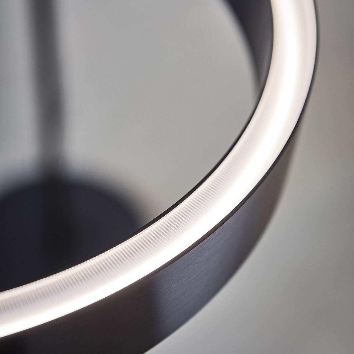 Mito largo LED Bogenleuchte