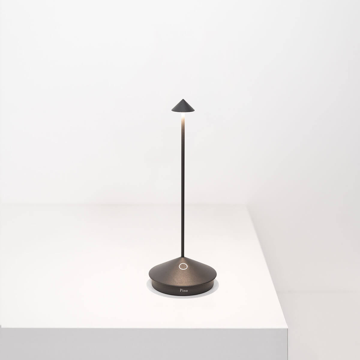 Zafferano AiLati Pina Pro LED Akkuleuchte, dunkelgrau