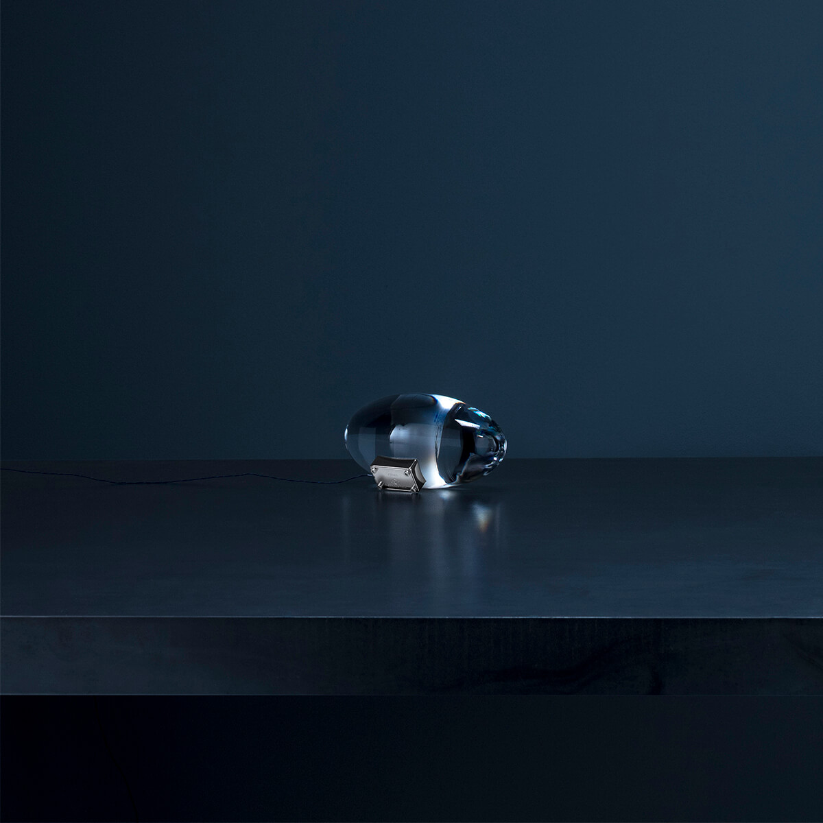 Catellani & Smith Atman LED Tischleuchte, Kristallglas / Nickel (ausgeschaltet) (Foto: Nava-Rapacchietta)