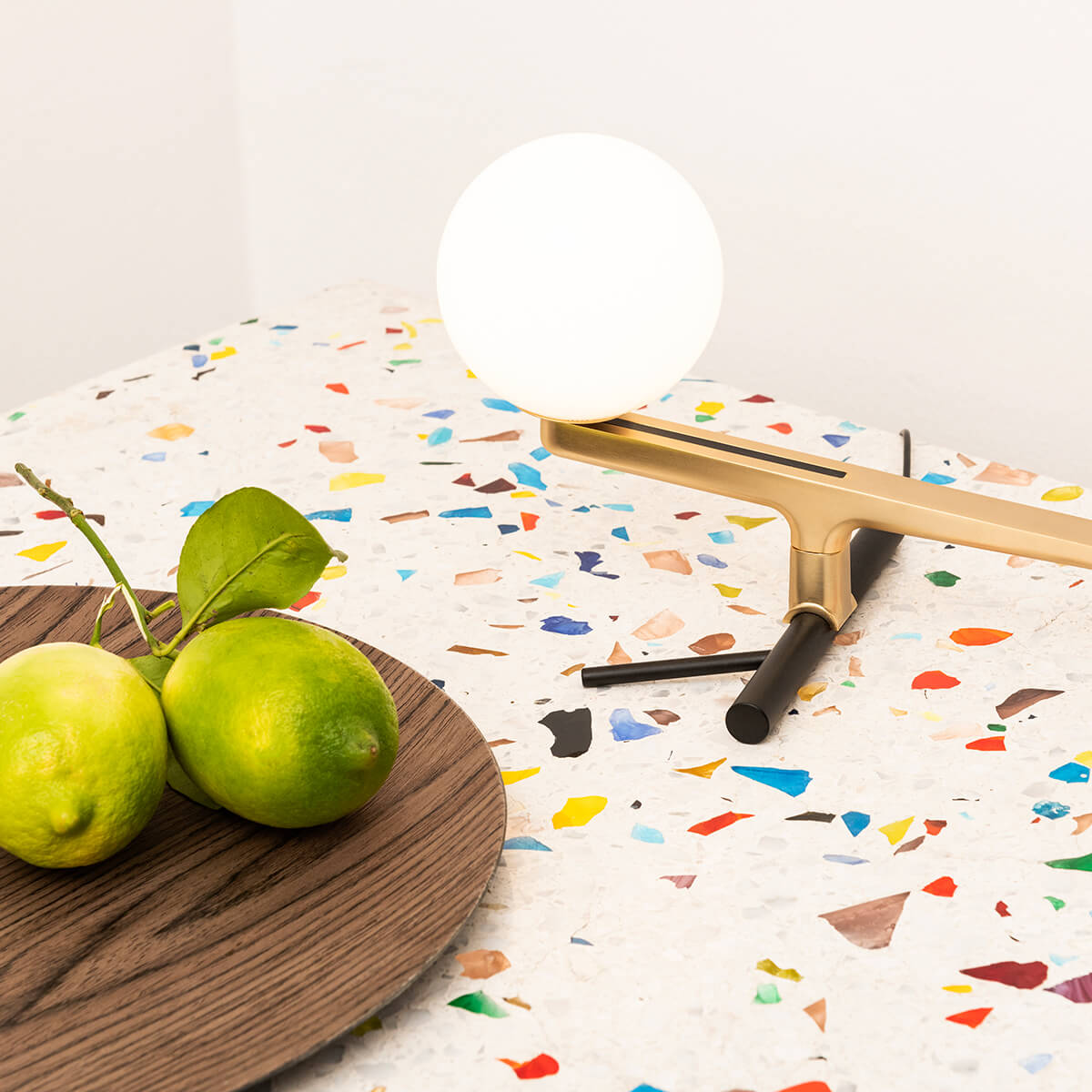 Artemide Design Yanzi LED Tavolo, schwarz / Messing gebürstet