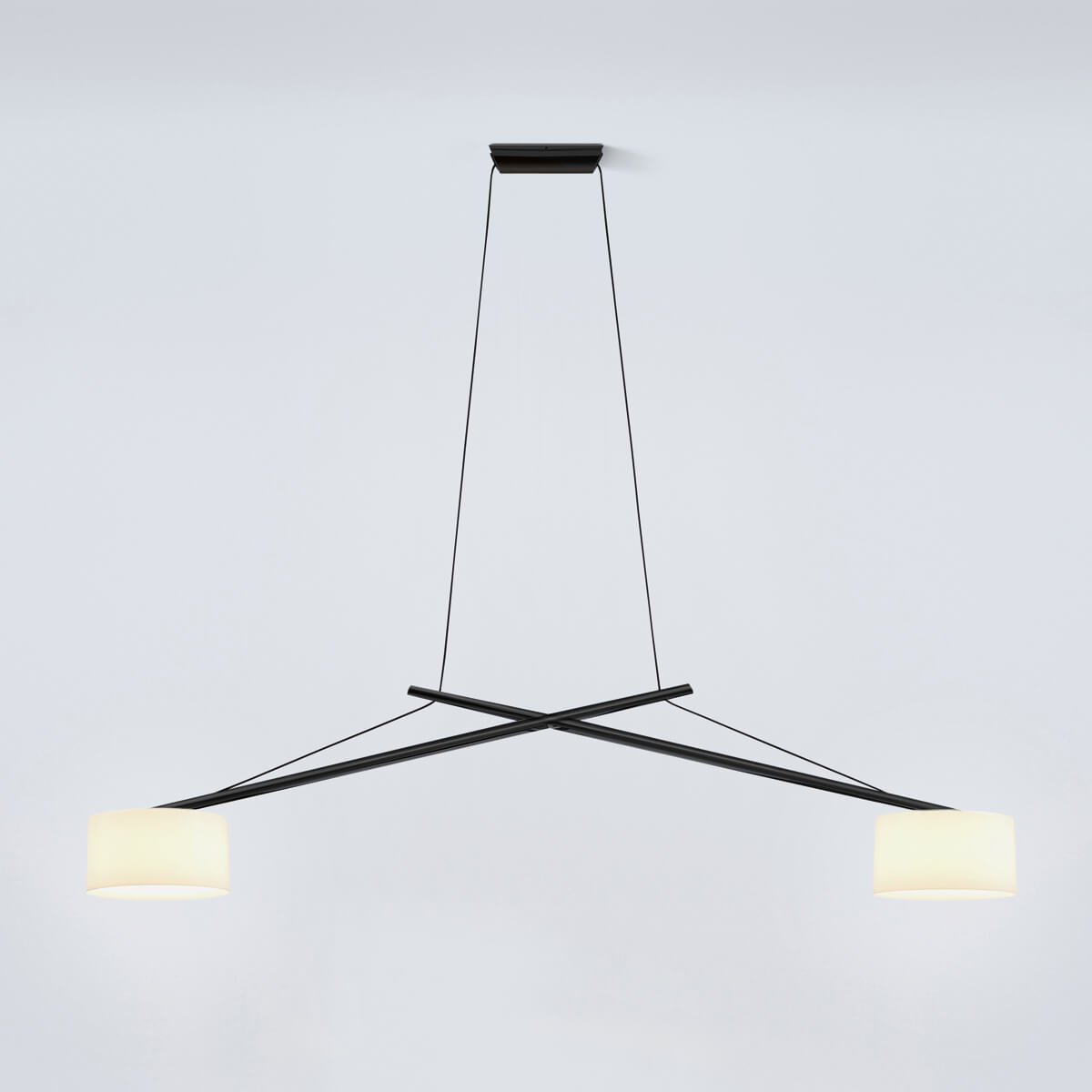 Serien.lighting Twin LED Suspension, schwarz, Schirme: Acrylglas (©Christoph Lison)