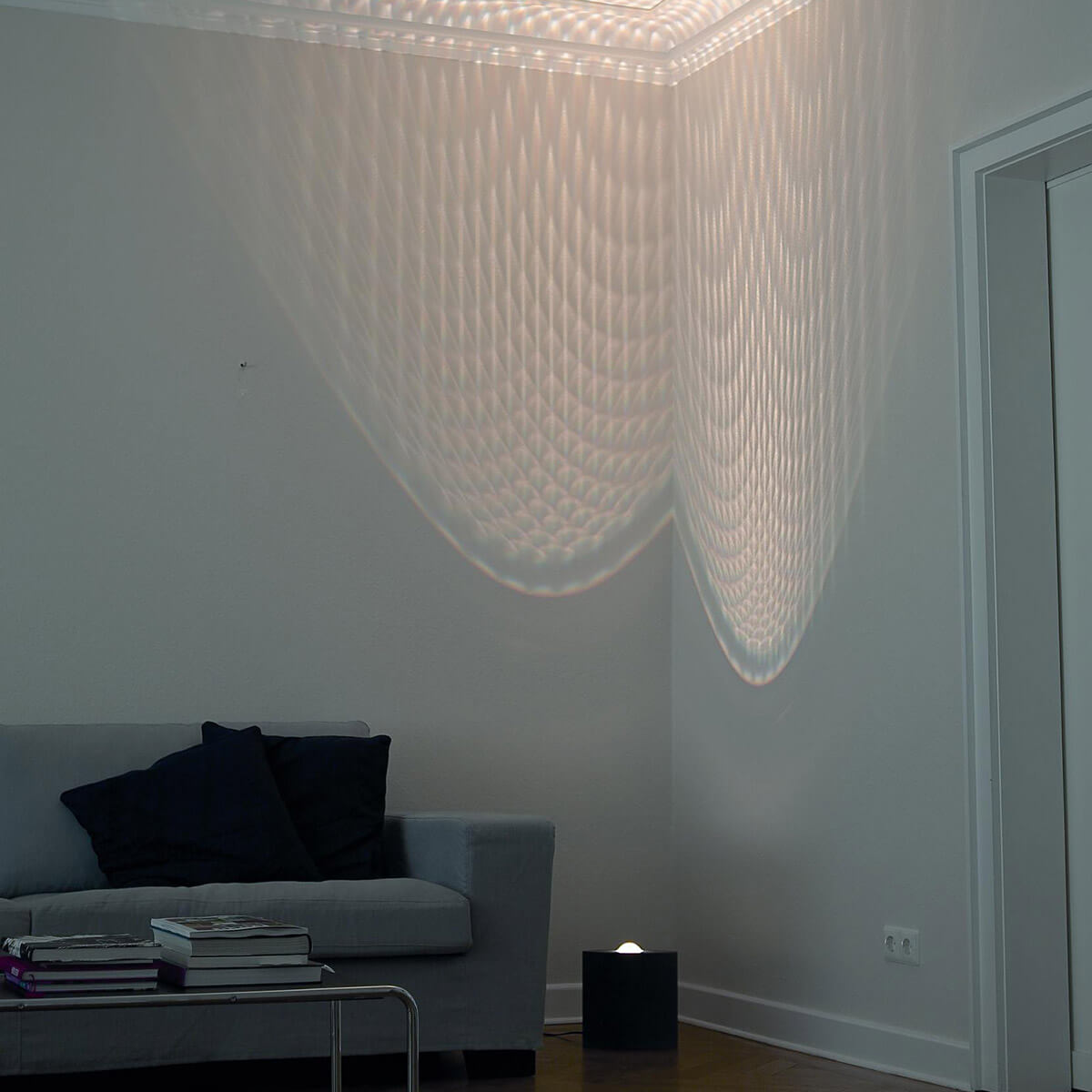 Tecnolumen Egyptian Eye LED Bodenleuchte, Marmor schwarz poliert