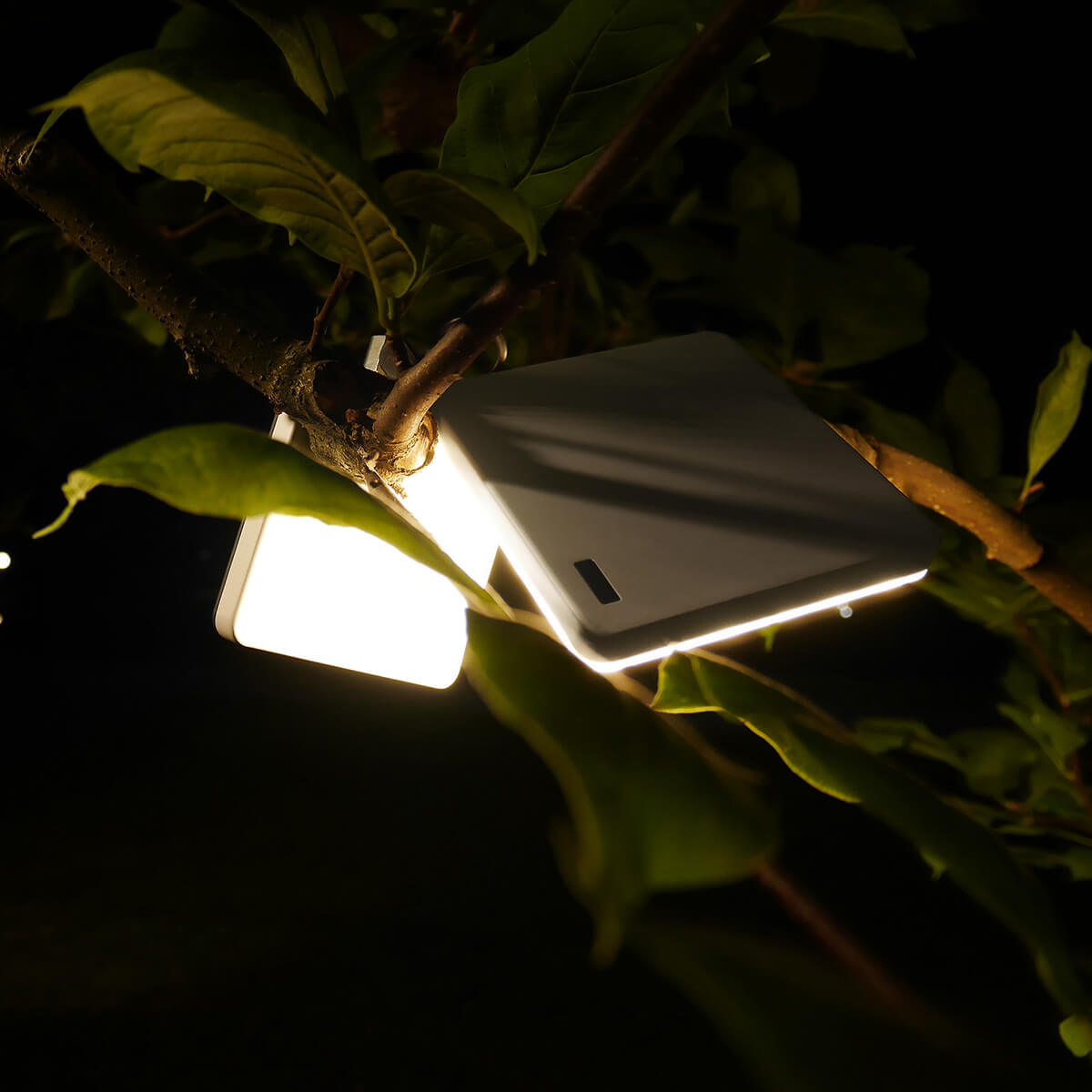 Nimbus Roxxane Fly CL LED Akkuleuchte, weiß (©Nimbus Group/Jasmin Mirsberger & Elmar Dunkel)