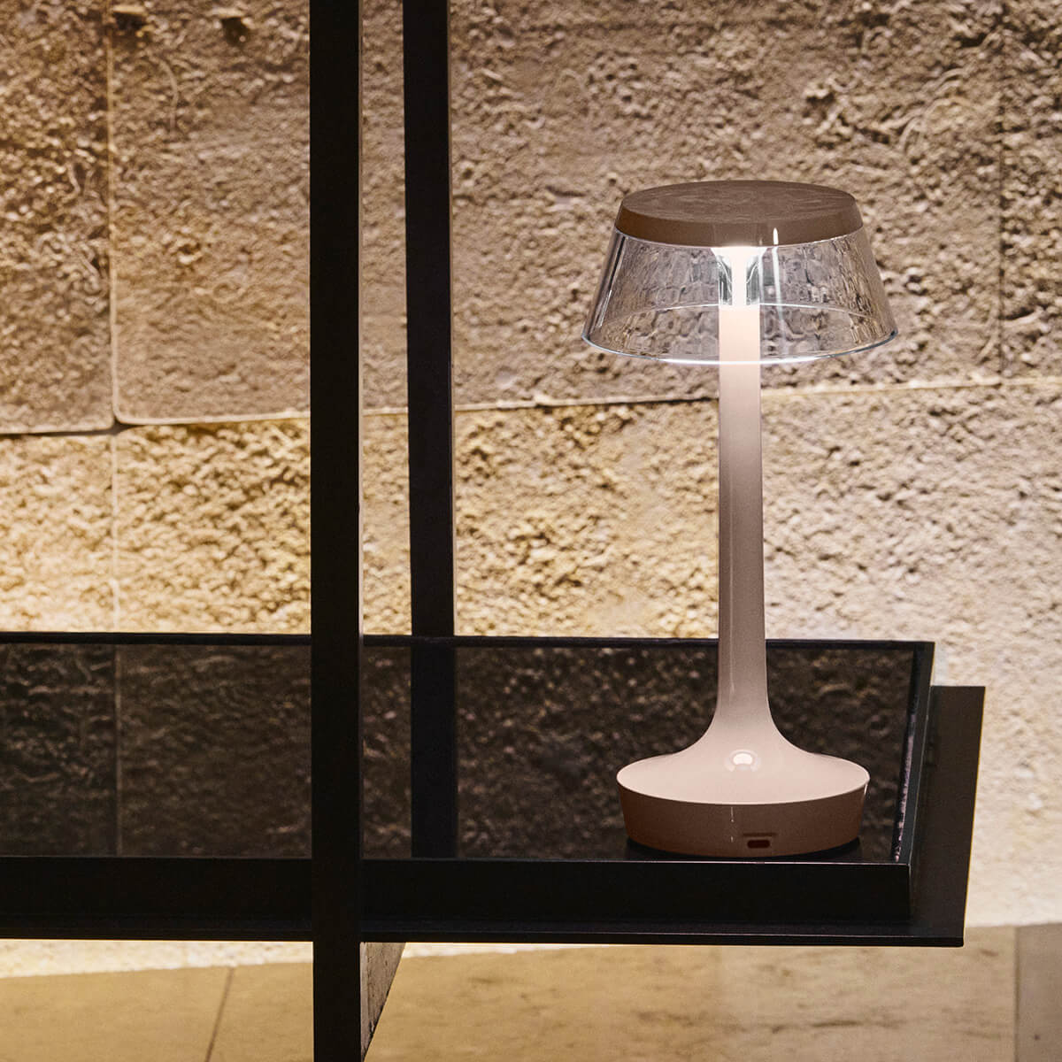 Flos Bon Jour Unplugged LED Akkuleuchte, French rose (rosa) (©Marco Cella)