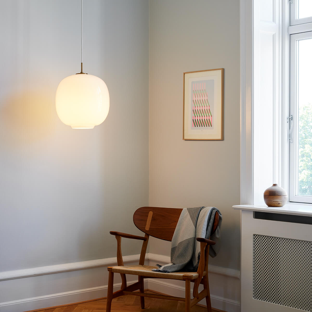 Louis Poulsen VL45 Radiohus Pendelleuchte, Ø: 25 cm, Opalglas weiß